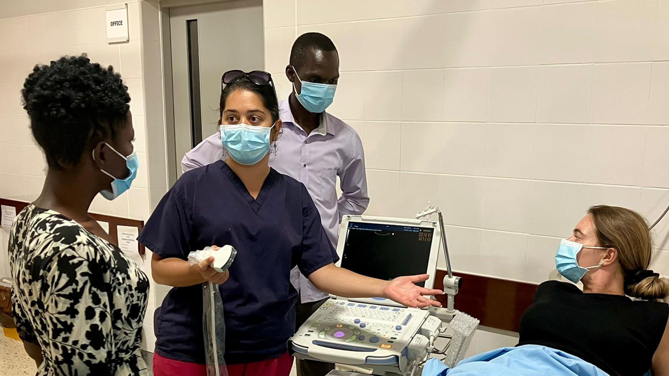 Demonstrating ultrasound examinations